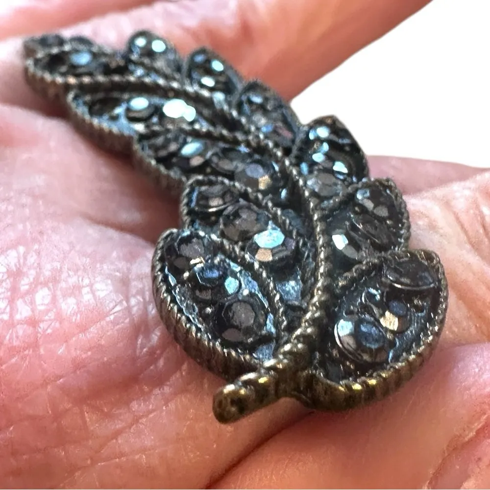 Bronze Rhinestone Leaf Two Finger Edgy Ring size 6 Black - Image 7