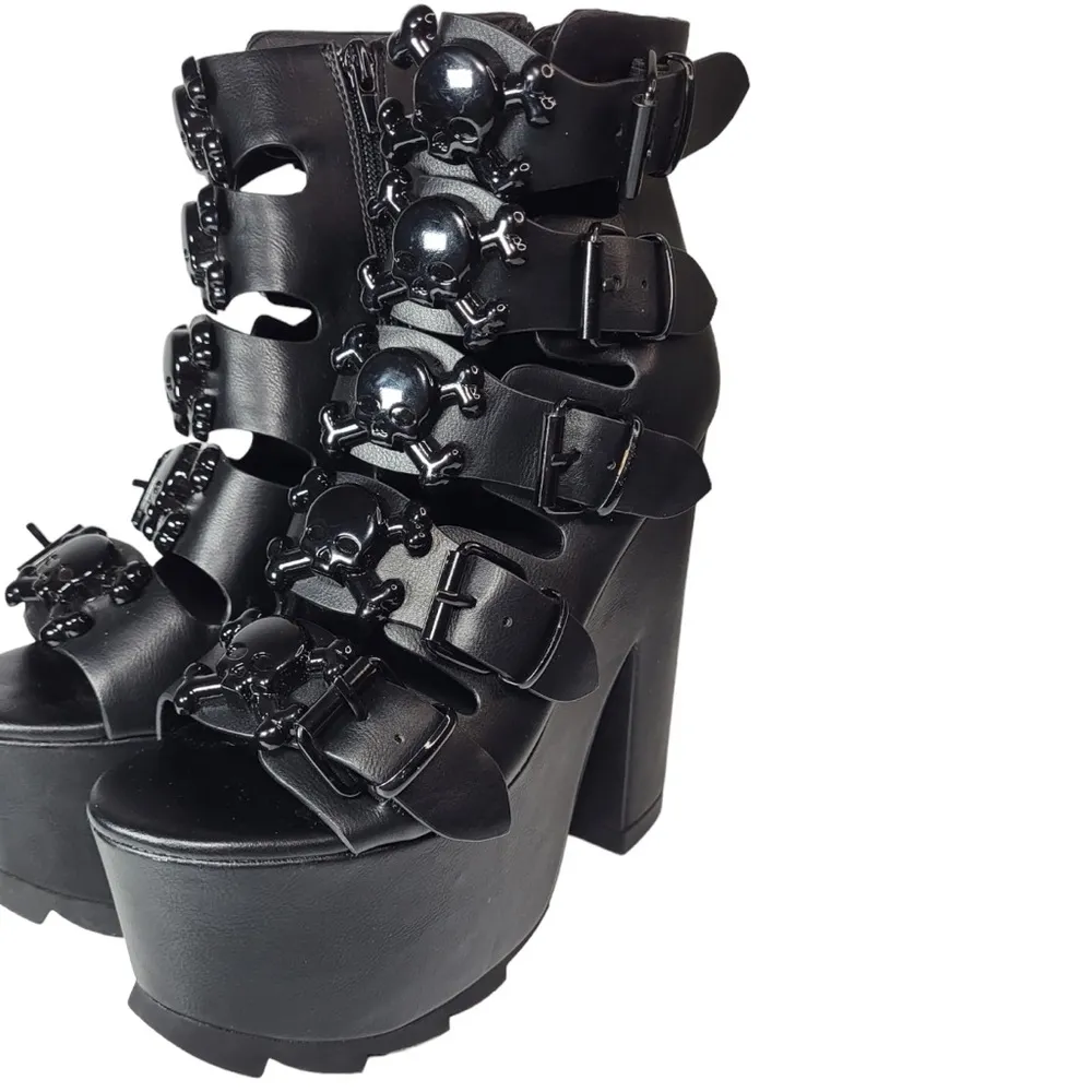 Y.R.U. Dreamscape Skull Buckles Platform Heels in Black Size 6 - Image 6