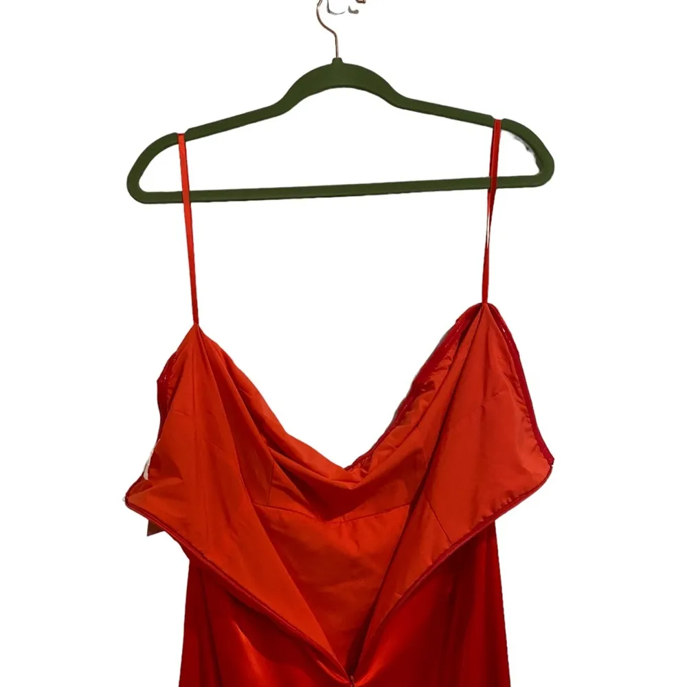 superdown Red Satin Loren Strapless Maxi Gown Sz M NWT - Image 10