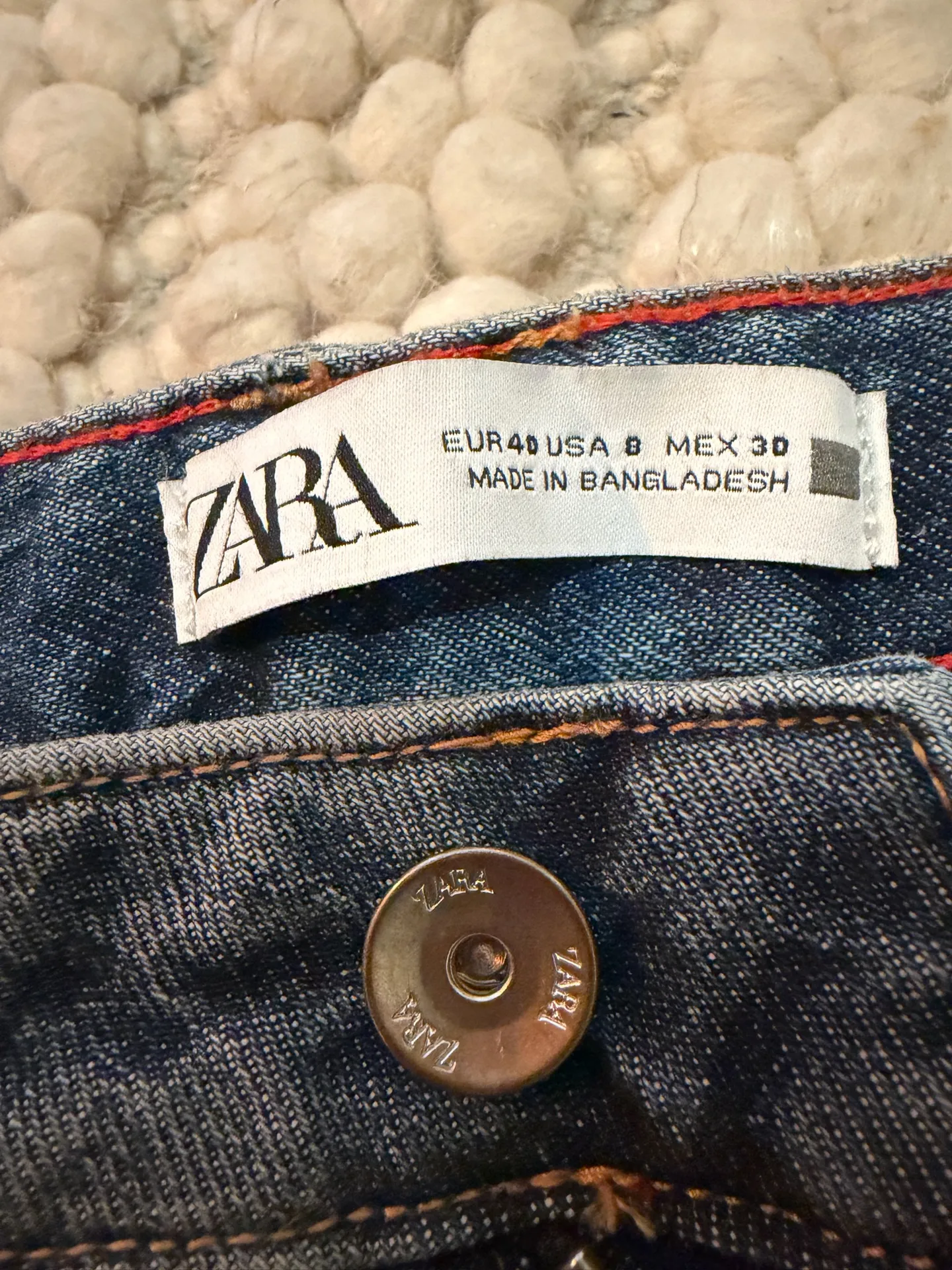 ZARA Jeans Relaxed Mid-Rise Fit - Image 3