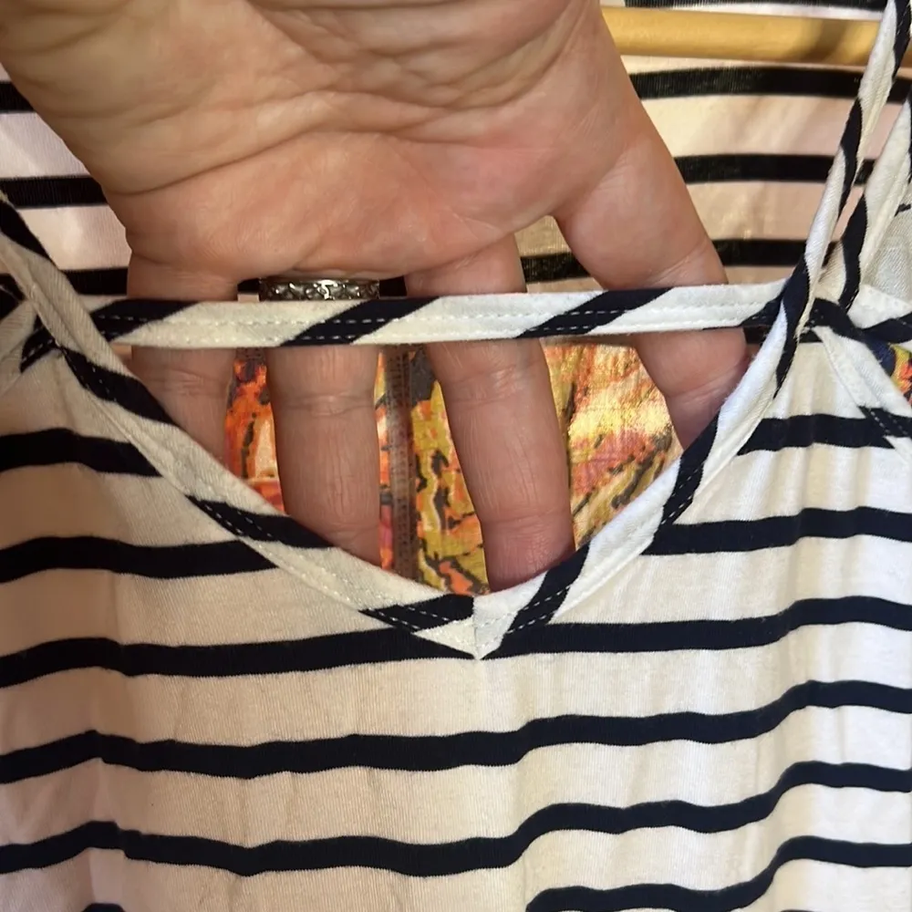 Soft Surroundings Mixed Pattern Floral Striped Knit White Blouse Size Large - Image 2