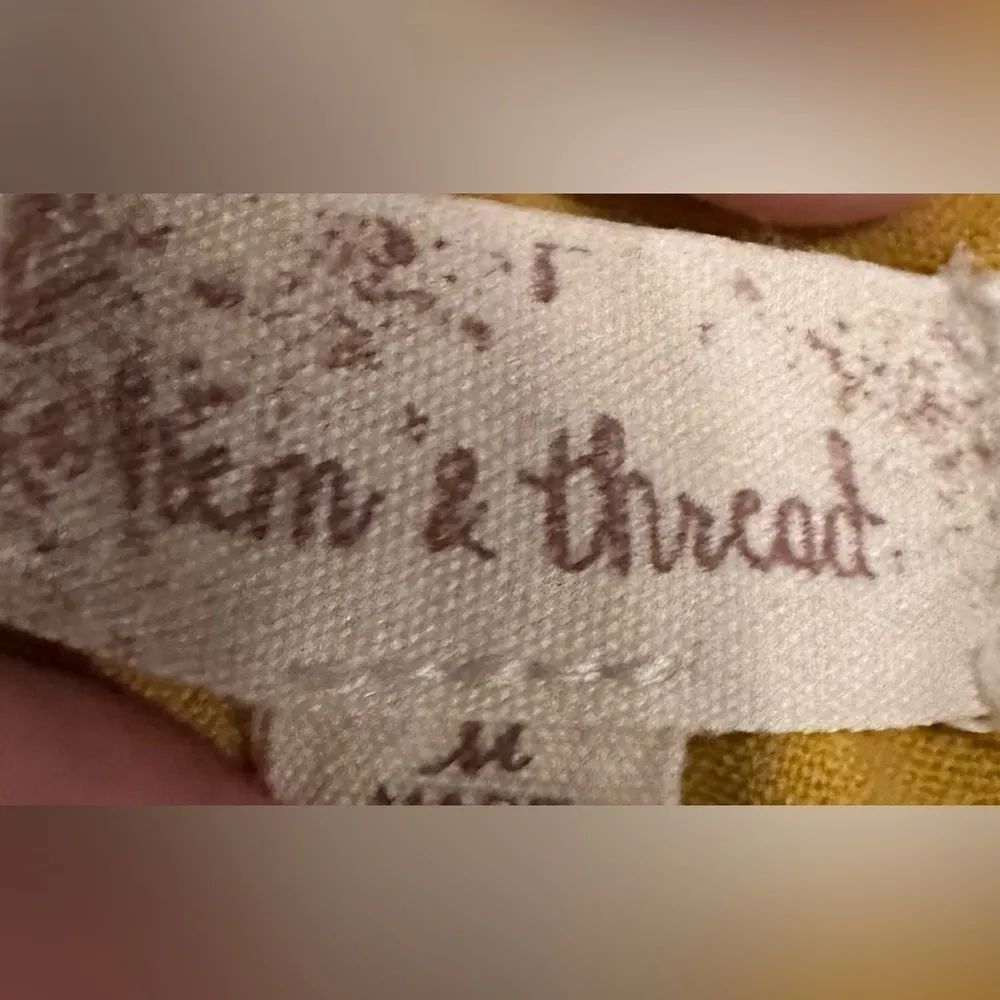 Hem & thread mustard tank top size M - Image 4