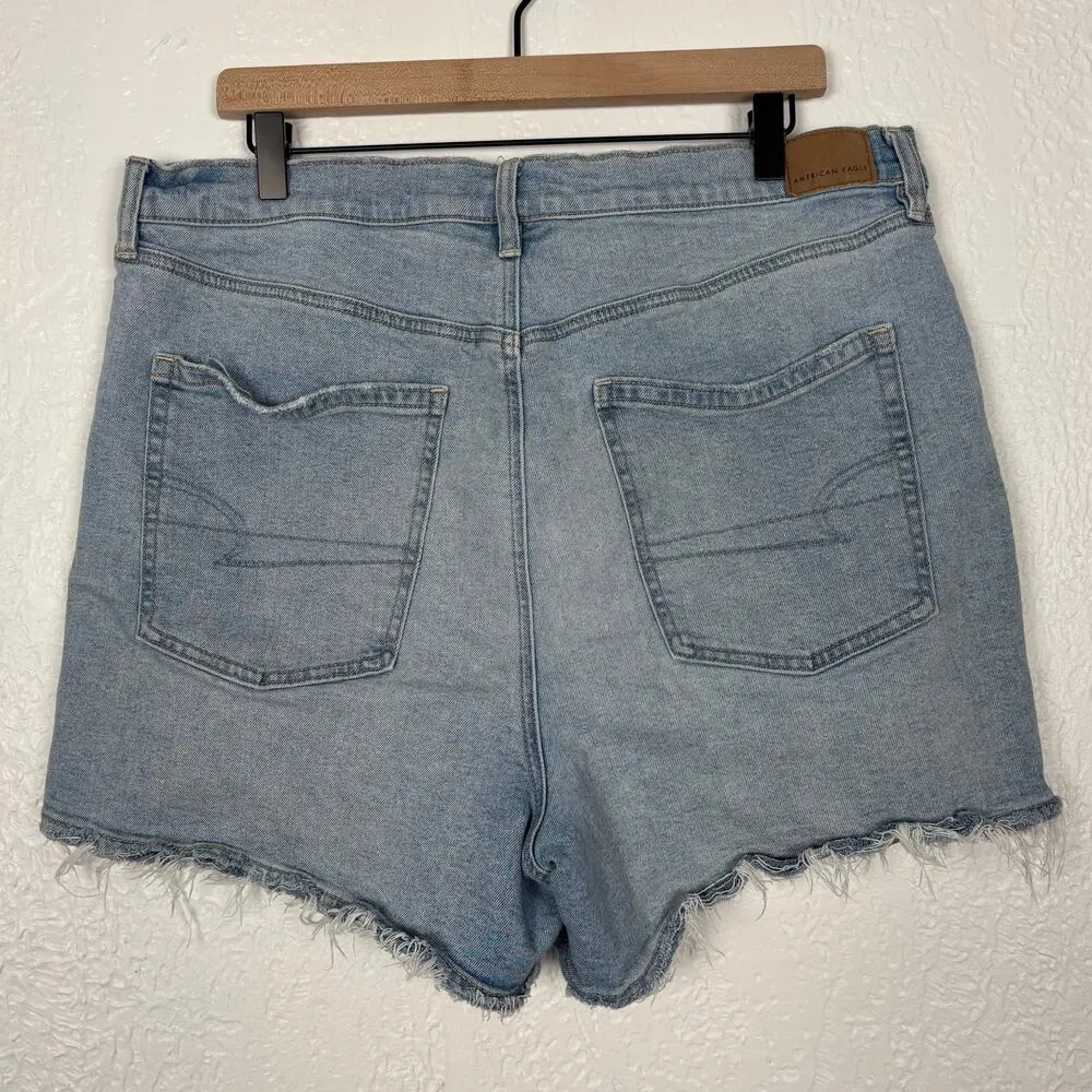 American Eagle Strigid Highest Rise 90s Boyfriend Short Light Wash Size 18 - Image 3