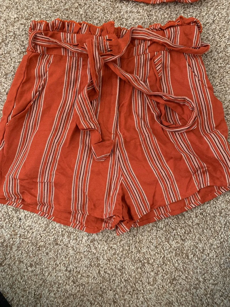 Sky And Sparrow Crop Top & Shorts Set - Image 4