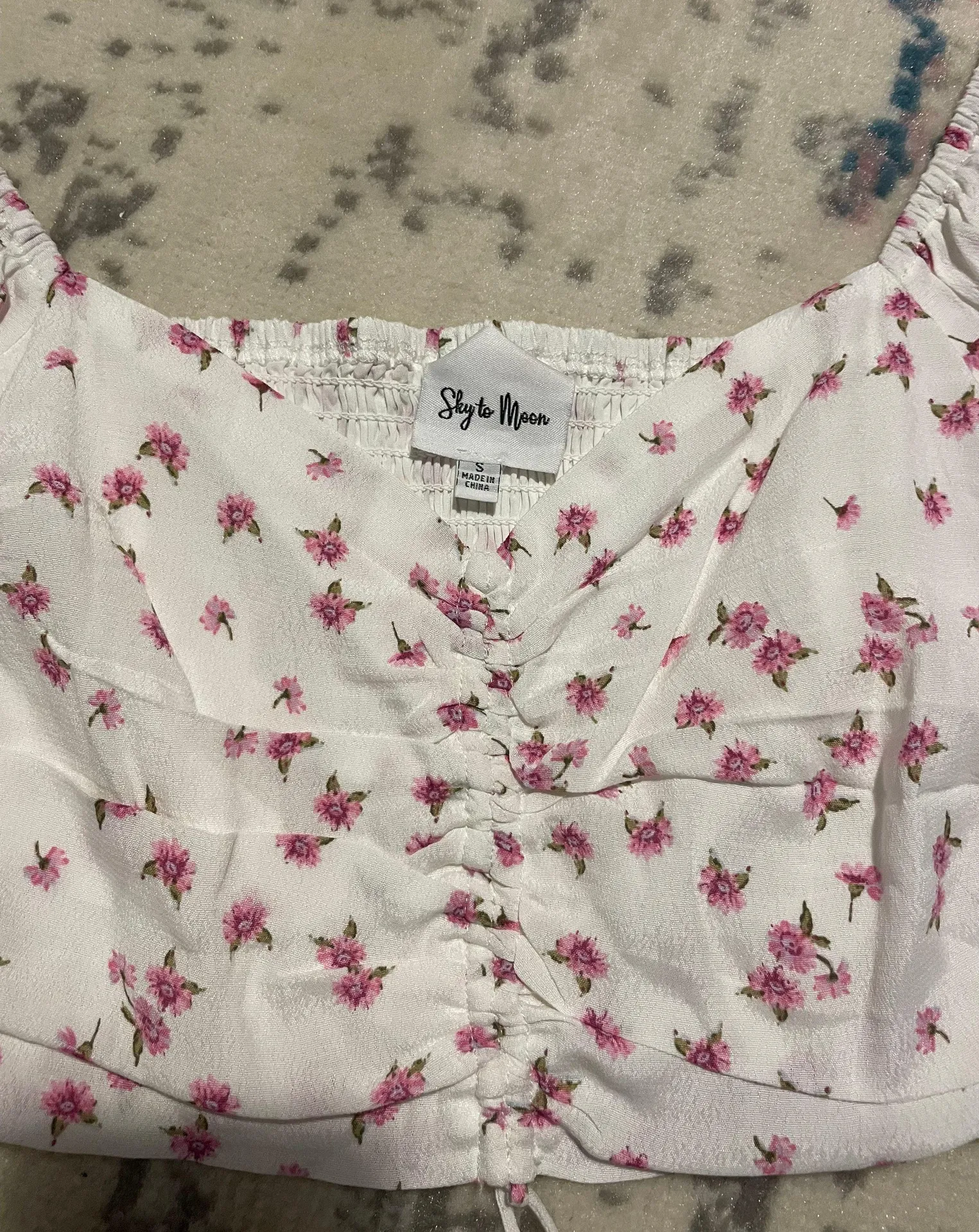 Isabelle's Cabinet GORGEOUS  FLORAL TOP!!! - Image 2