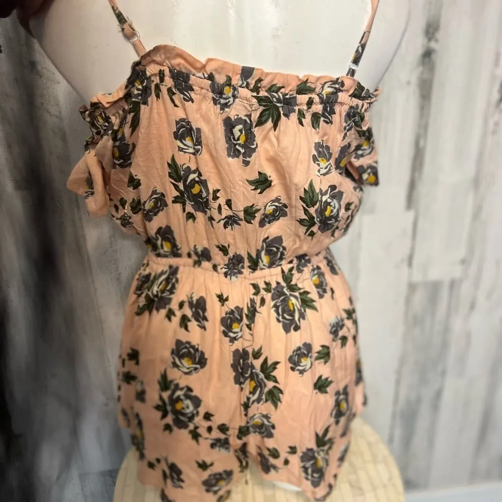 POOF! Floral Pink romper size SMALL - Image 4