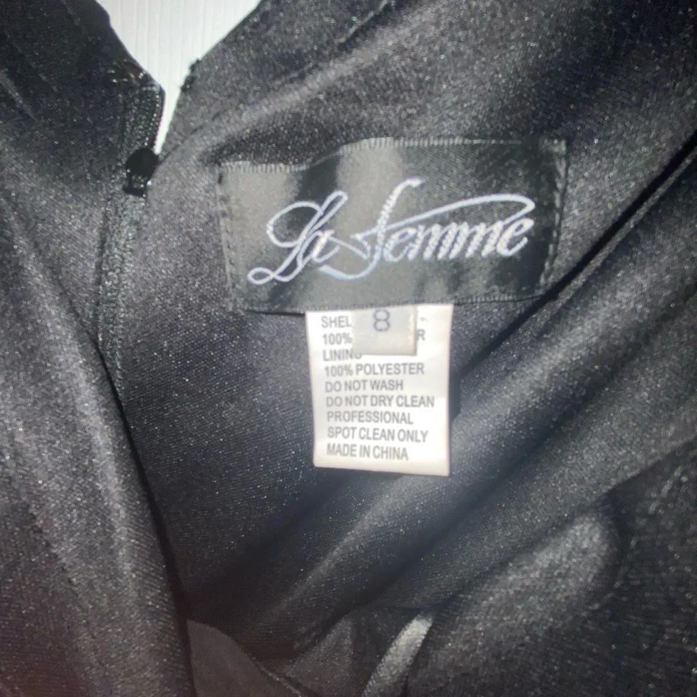 NWT LA FEMME 
Jersey Dress with Knot at Waist and Short Sleeves size 8 - Image 2