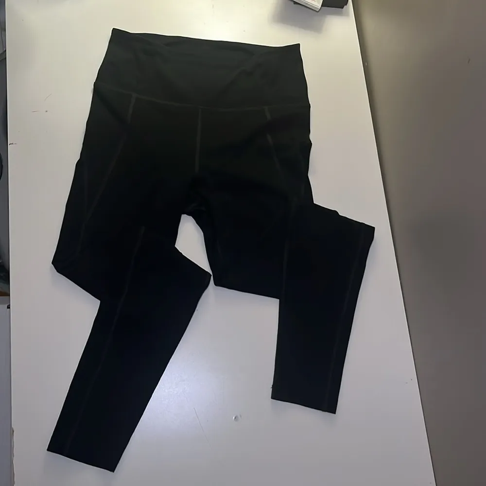 Girlfriend Collective Black High Rise Compression Leggings Medium - Image 3