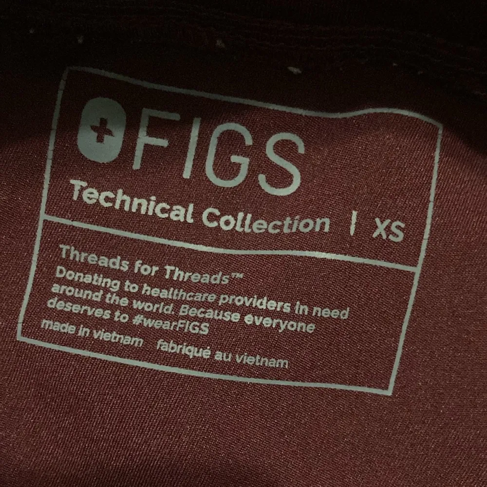 Figs Zamora Jogger Style Scrub Pants Women’s Size XS, 5 Pockets Wine Color - Image 9