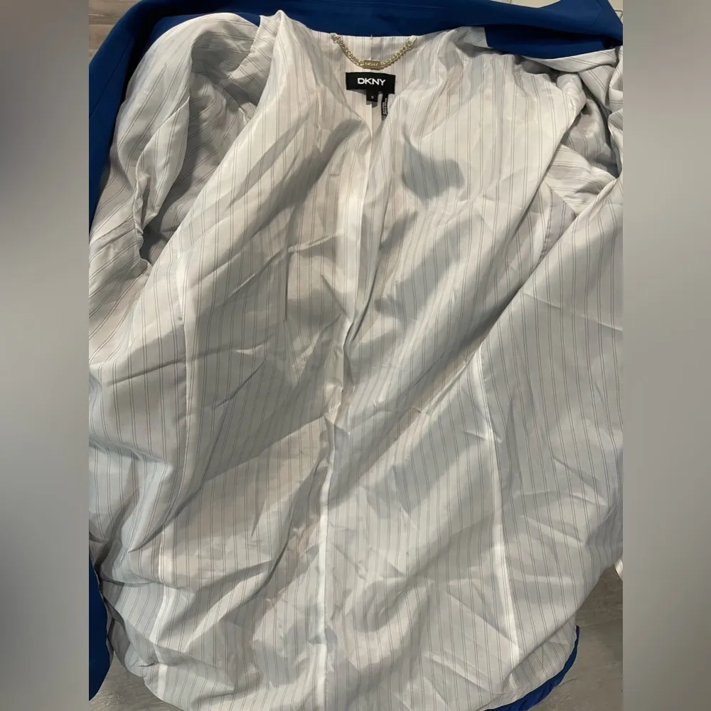 DKNY Blue Blazer Size 12 - Image 3