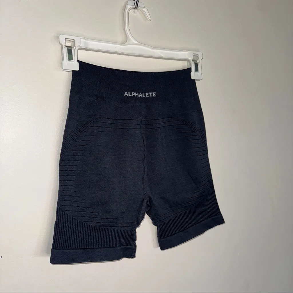 Alphalete ozone shorts small - Image 5