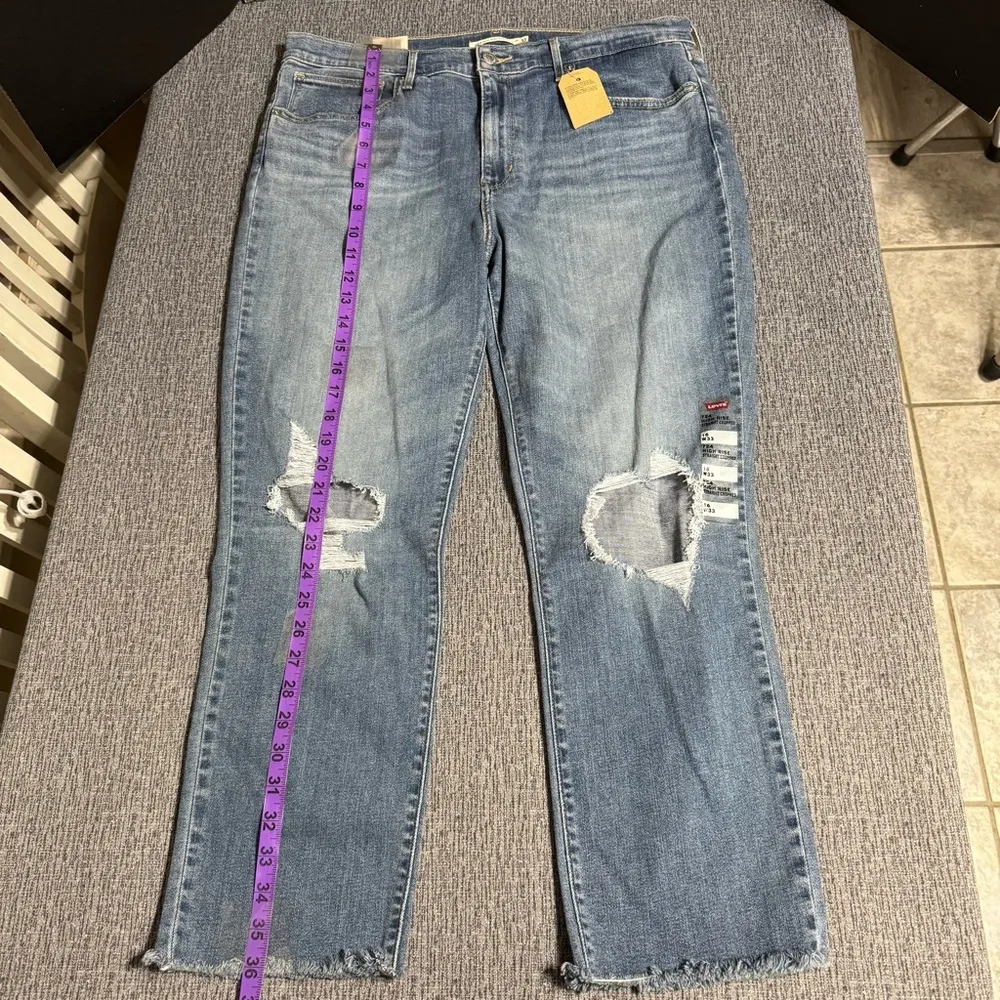 Levi’s 724 High Rise Straight Cropped Jeans - Image 12