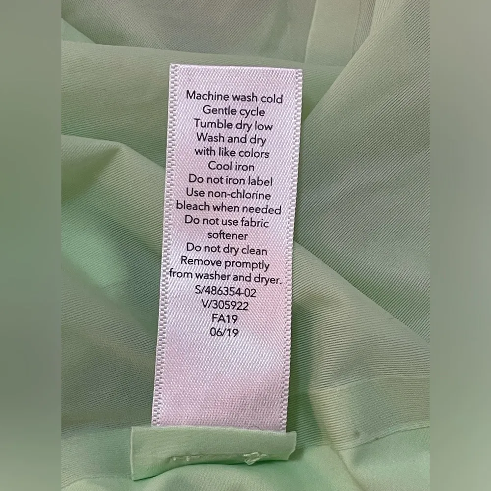 Athleta  light green sheer tank top women’s size medium - Image 6