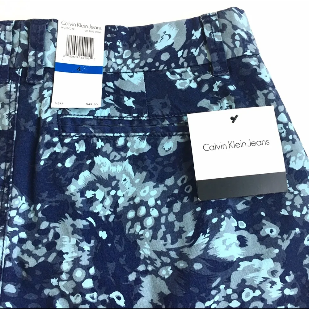 Calvin Klein Navy Blue Floral Stretch Cotton 5” Shorts Size 8 - Image 3
