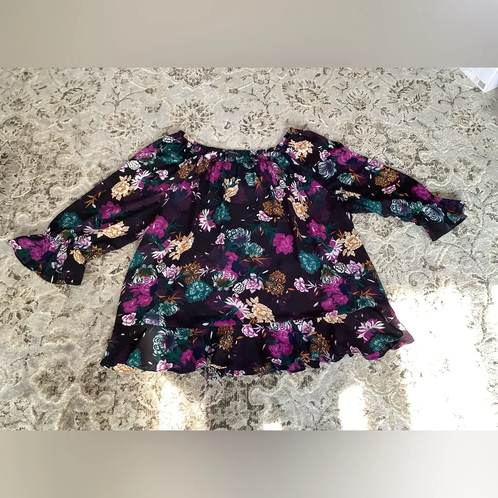 Flower blouse 🌸 nice and dressy 🌼 Black Size 1X - Image 4