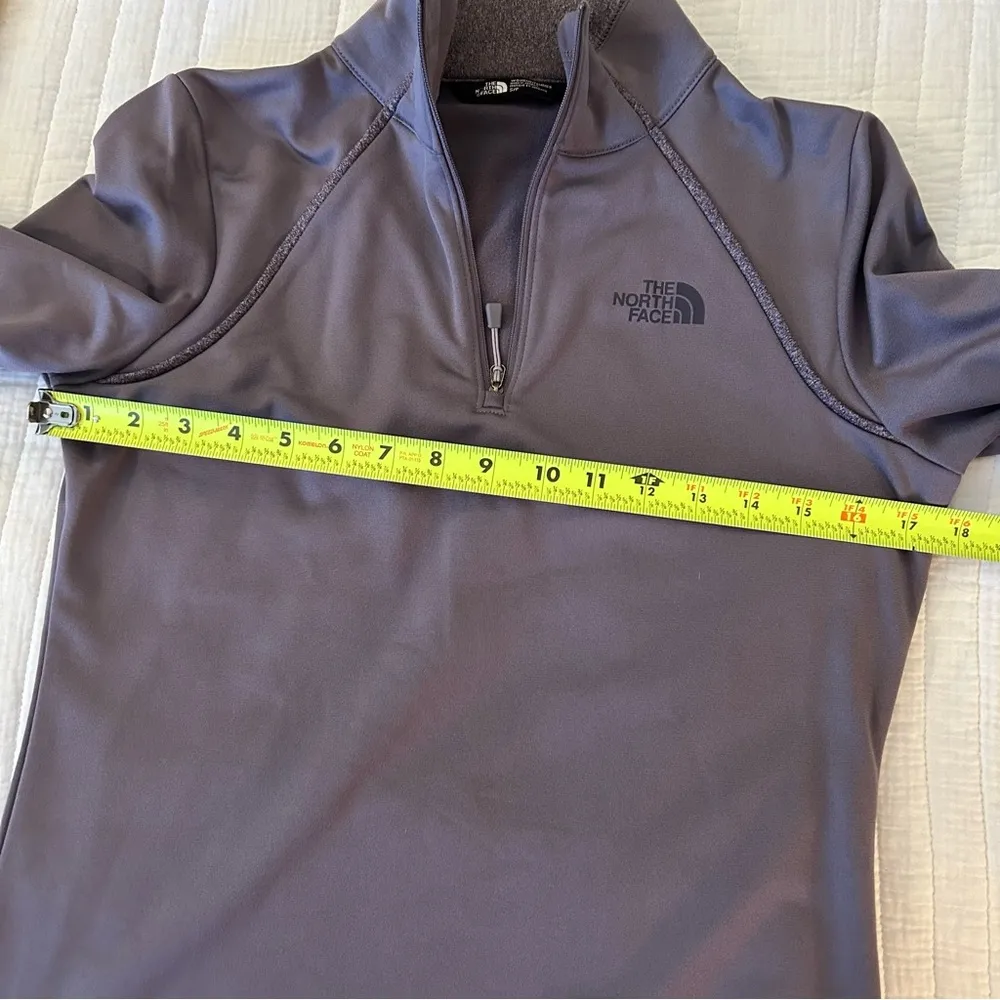 The North Face Two-Tone Pale Lilac Quarter Zip Pullover. Size Small. - Image 12