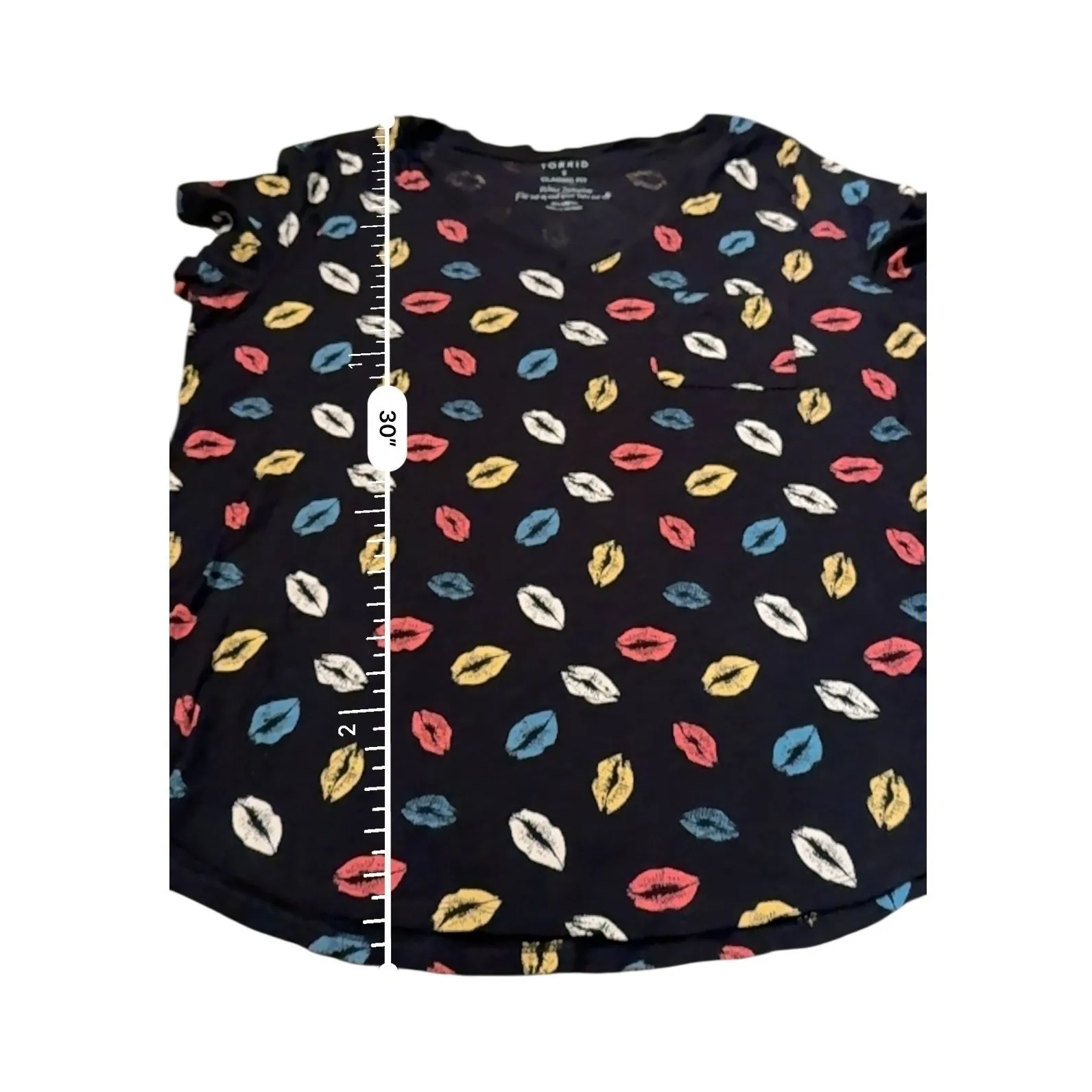 Torrid NWT Lip Print V-Neck Tee Shirt Women's 2X Black Casual Graphic Top - Image 7