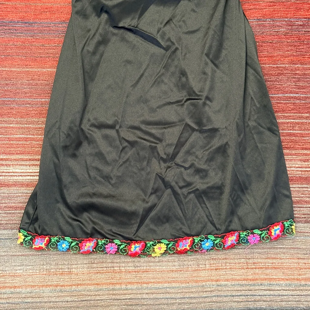Vintage Victorias secret black embroidered floral and lace slip - Image 7