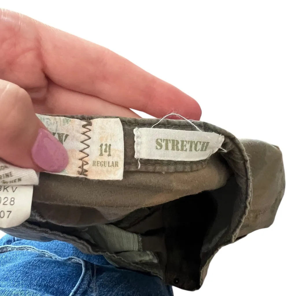 Vintage Y2K Old Navy Mid-Rise Camo Cargo Pants Size 14 - Image 2