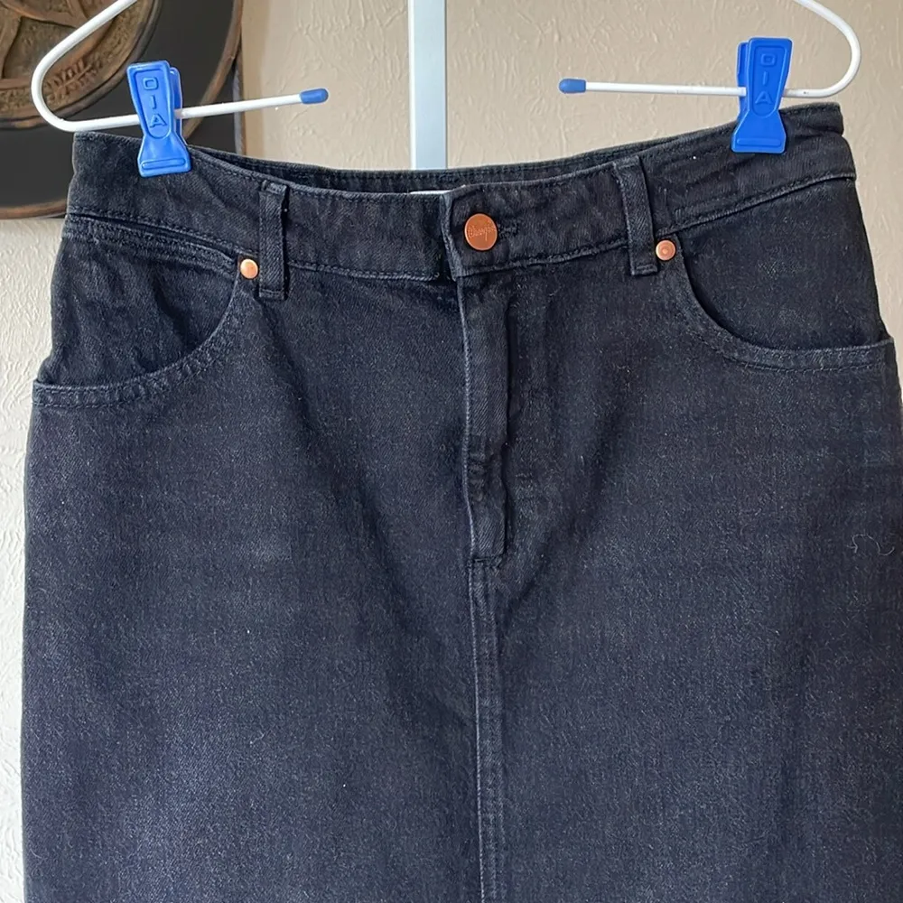 Like new Wrangler black jean midi mom skirt - Image 5