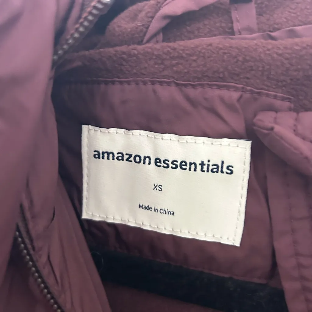 Amazon Essentials Purple Puffer Jacket Size XS New With Tags Zipper & Buttons - Image 5