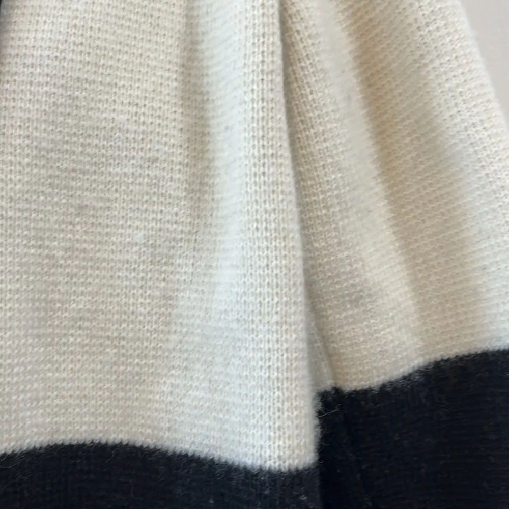 Talbots Creme & Black Color Block Knit Casual Cardigan Blazer - Size Small - Image 4