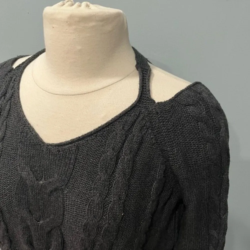 Free Press Grey Cable Knit Cut Out Cold Shoulder Long Sleeve Sweater Size XS - Image 2