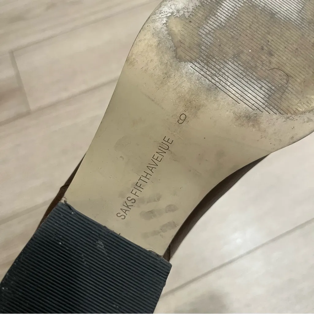 Saks Fifth Avenue Rowena Brown Leather Pull On Ankle Boot Size 9 - Image 8