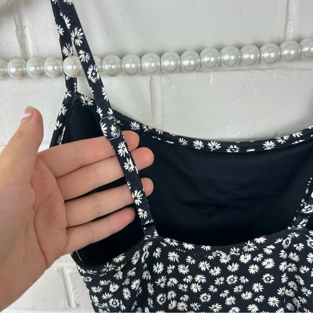 Gap Black & White Floral One Piece Swimsuit Size M - Image 5