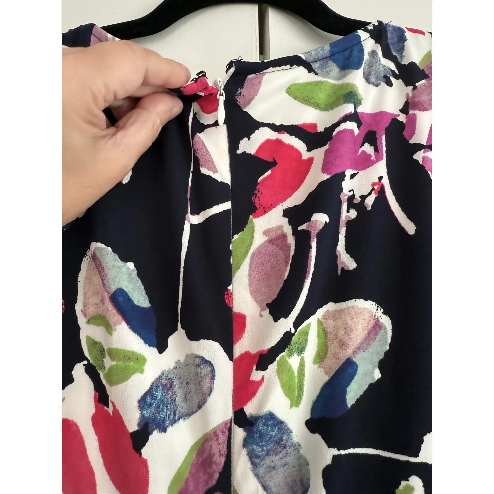 Wisp Floral Print Navy Jersey Knit‎ Sheath Dress Women's Size 14 Black - Image 5