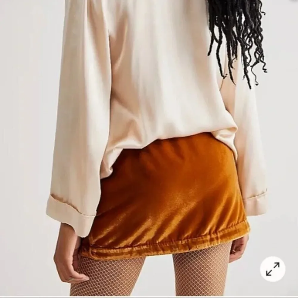 Free People NWOT  Annalise Side Vent Velvet Miniskirt in Amber - Image 3