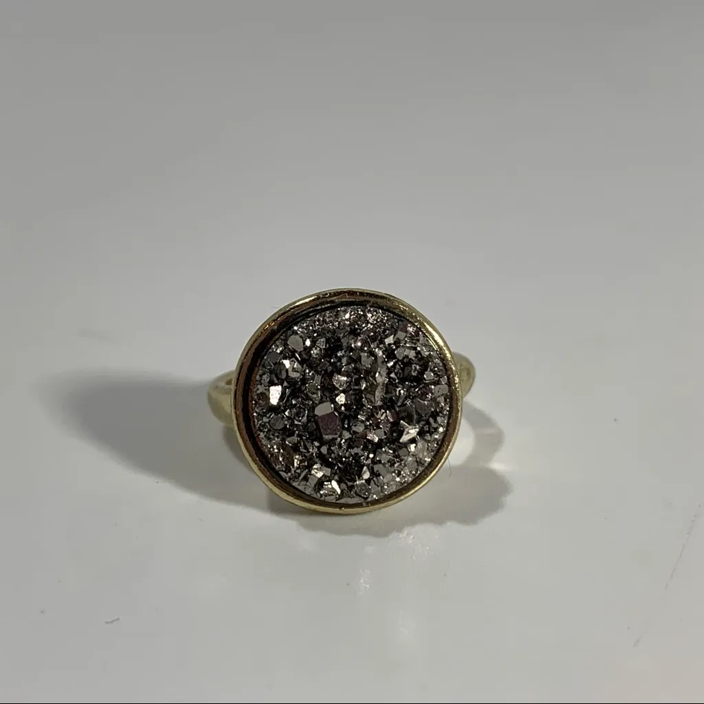 Druzy Quartz Gray Gold Tone Ring 6 3/4 - Image 2