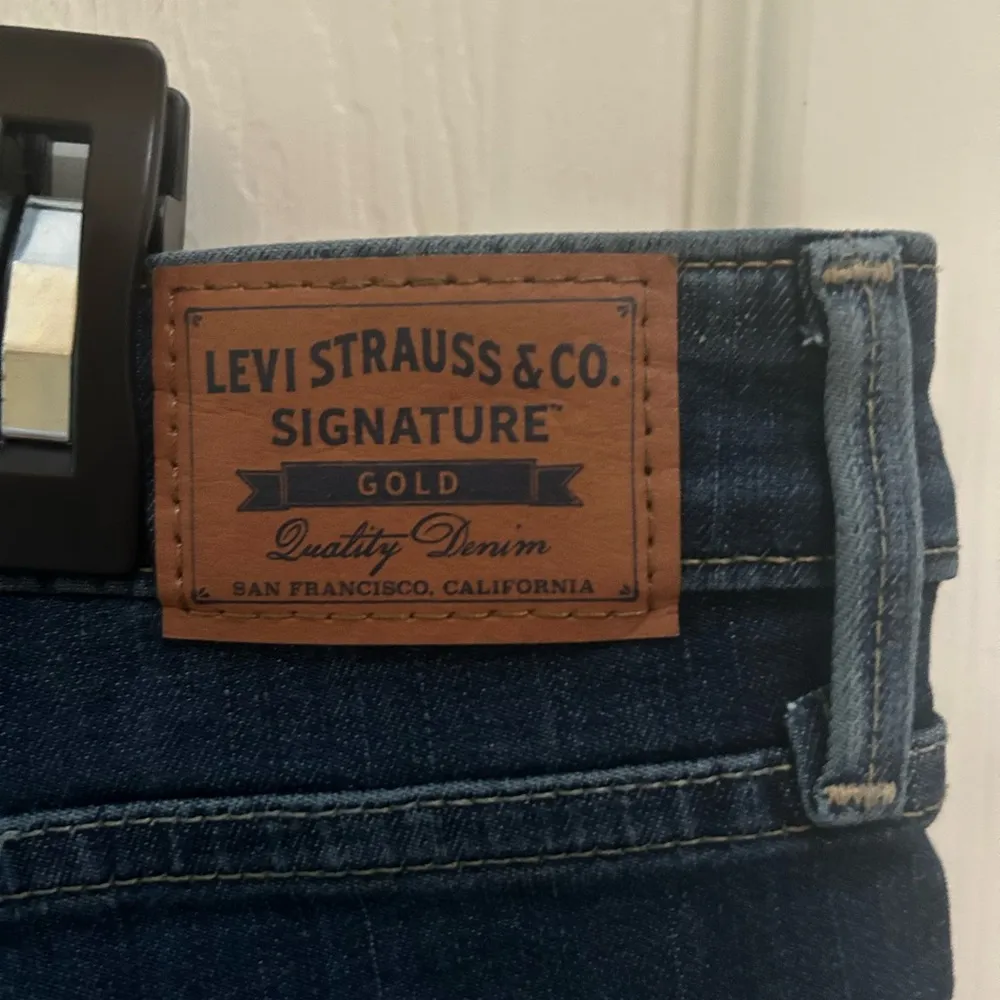 Levi's Blue Boot Cut Leg Jeans - Image 4