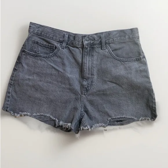 UNIQLO Denim High Rise Cutoff Frayed Hem Jean Shorts Women’s 30 Grunge Faded - Image 2