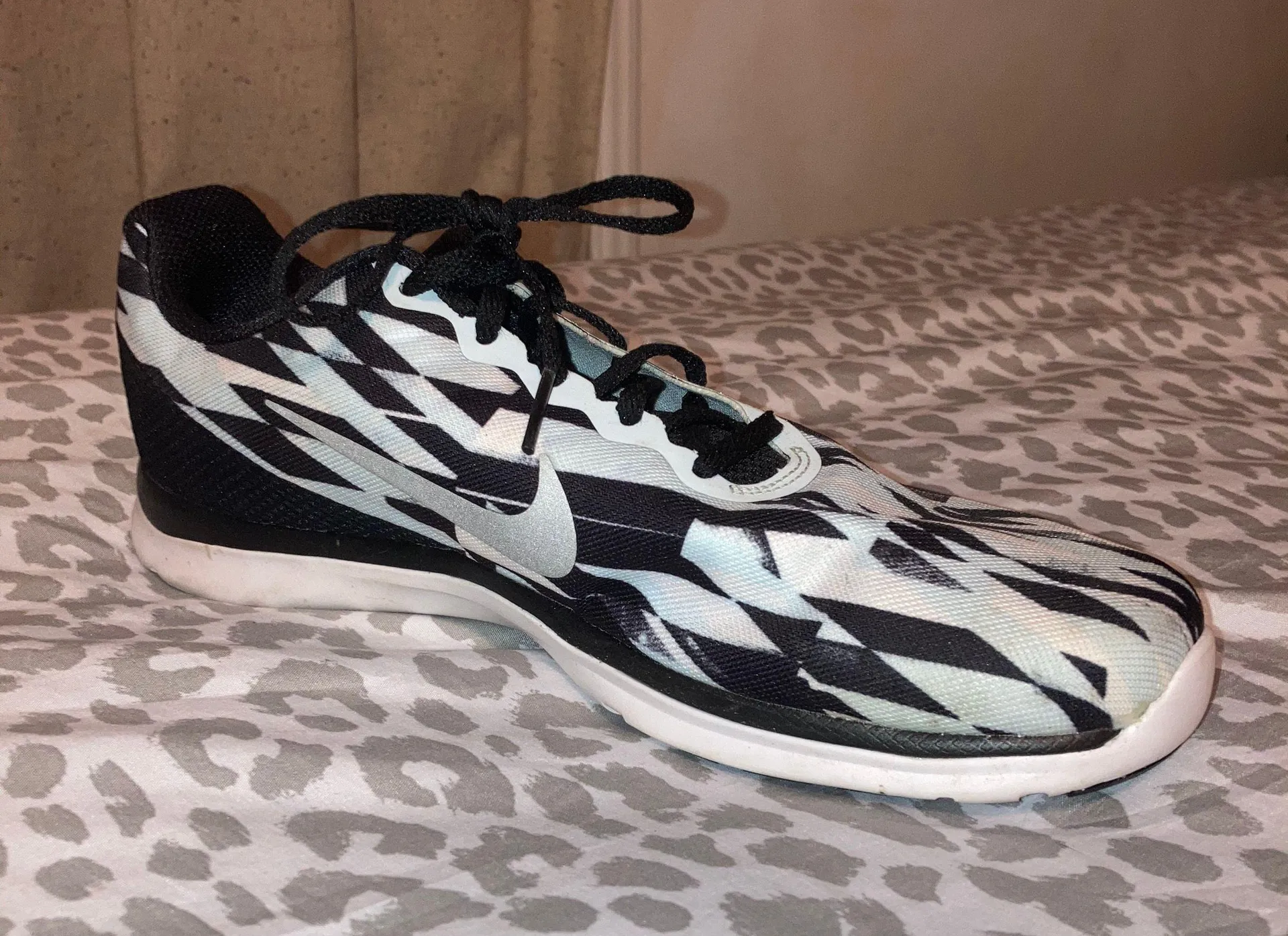 Nike Sneakers - Image 3