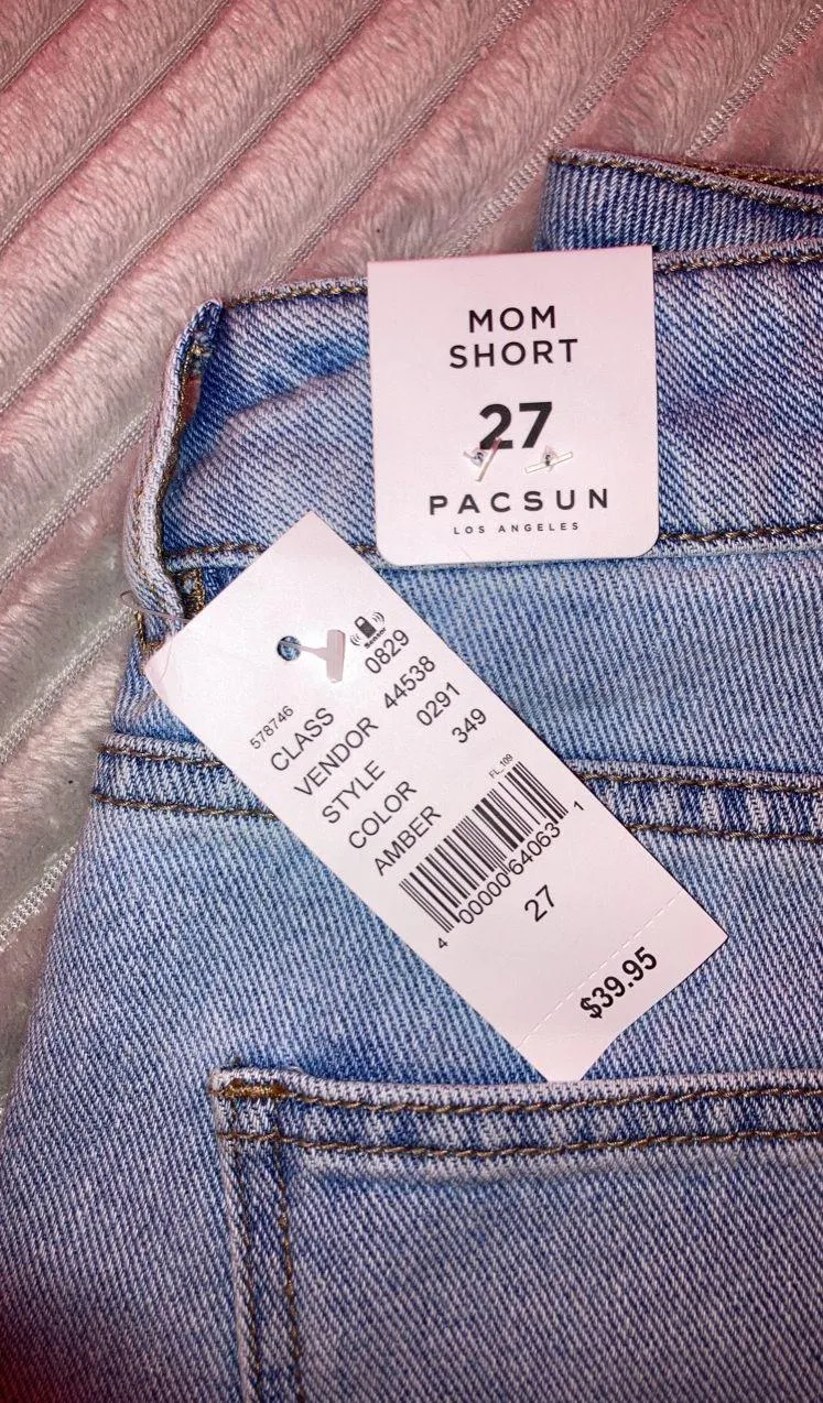 PacSun Mom Short - Image 3