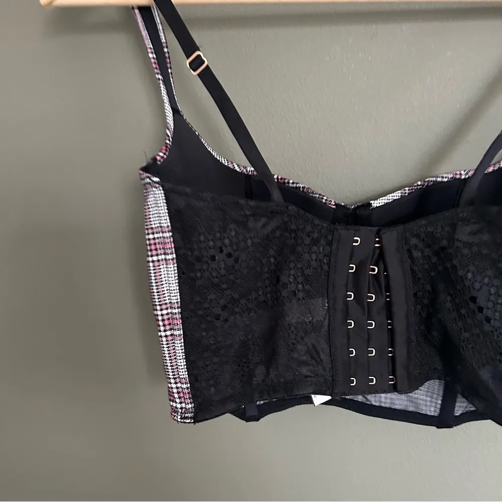 Victoria’s Secret Y2K vibes corset bra top size 32C - Image 6