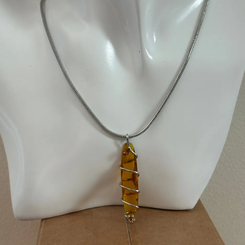 Natural Amber Wire Wrapped Pendant Necklace Honey Amber Stone Gold - Image 2