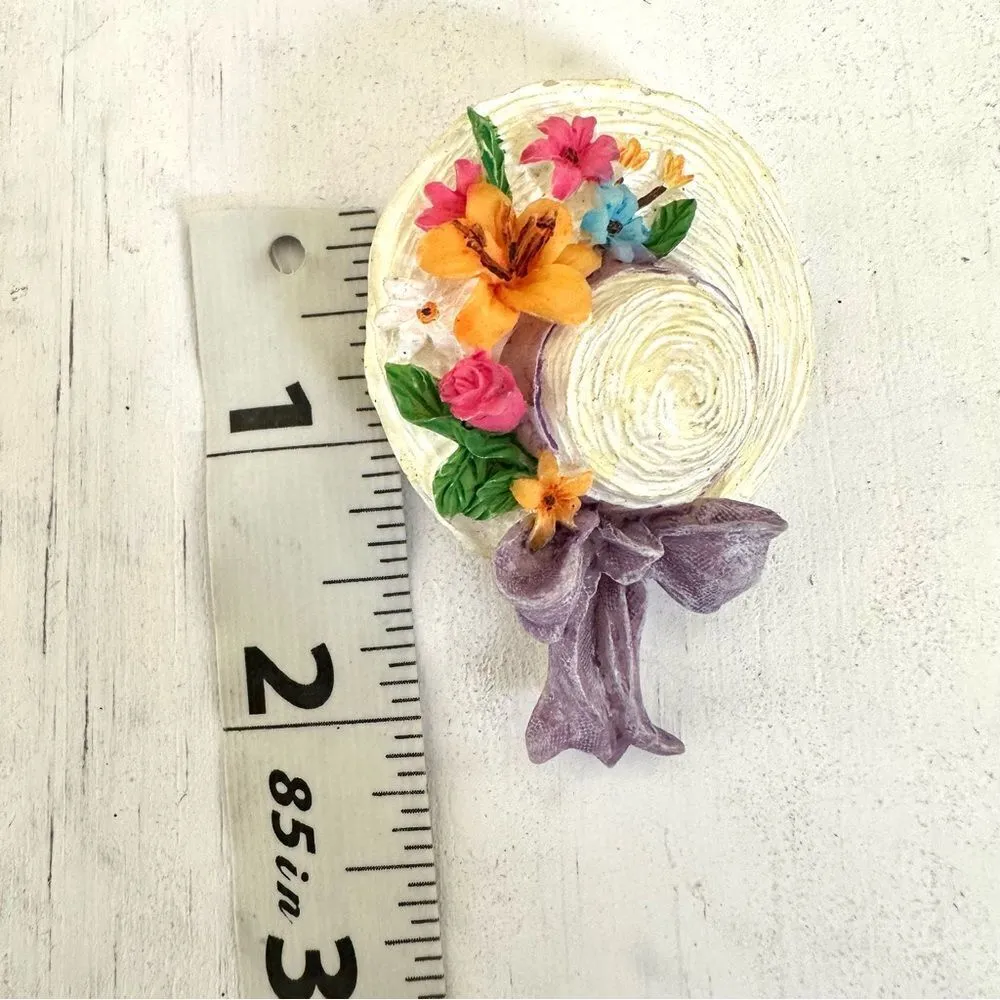 Hat with flowers and bow pin - Image 7