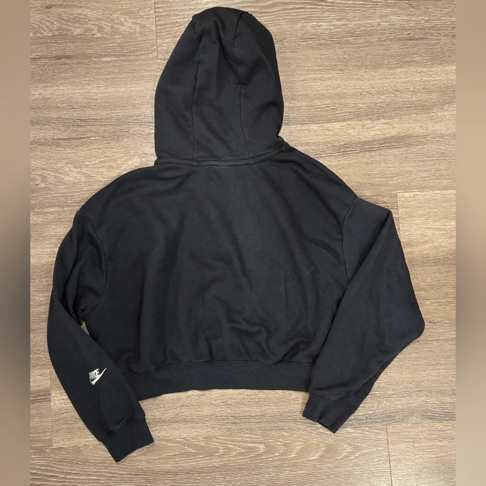 Nike Women's Sportswear Club Fleece Graphic Oversized Cropped Hoodie size Large - Image 6