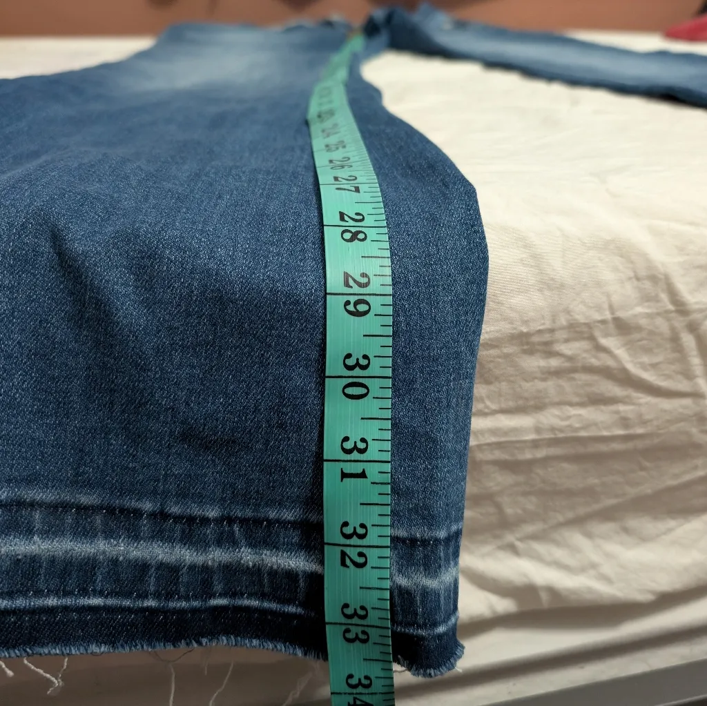 NWOT Vervet High Rise Chevron Bootcut/Flare Jeans W30 White/Medium Wash Blue Size 30 - Image 8