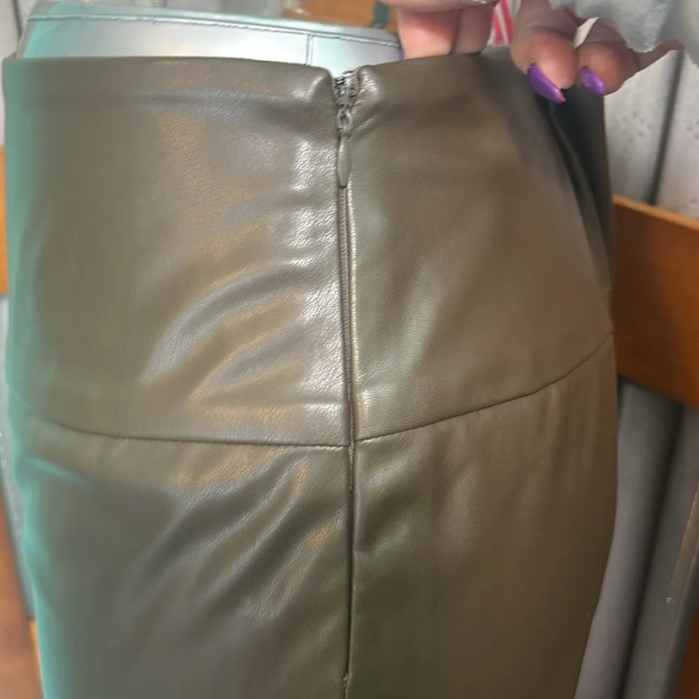 Kori Vegan Leather Pants - Olive - Image 7