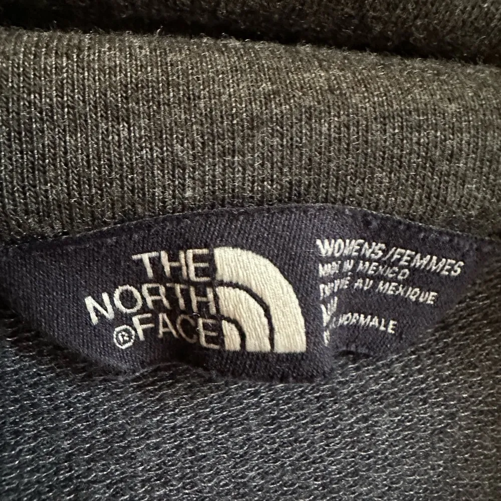 North Face pullover with a large kangaroo pocket and cowl neck size medium - Image 2