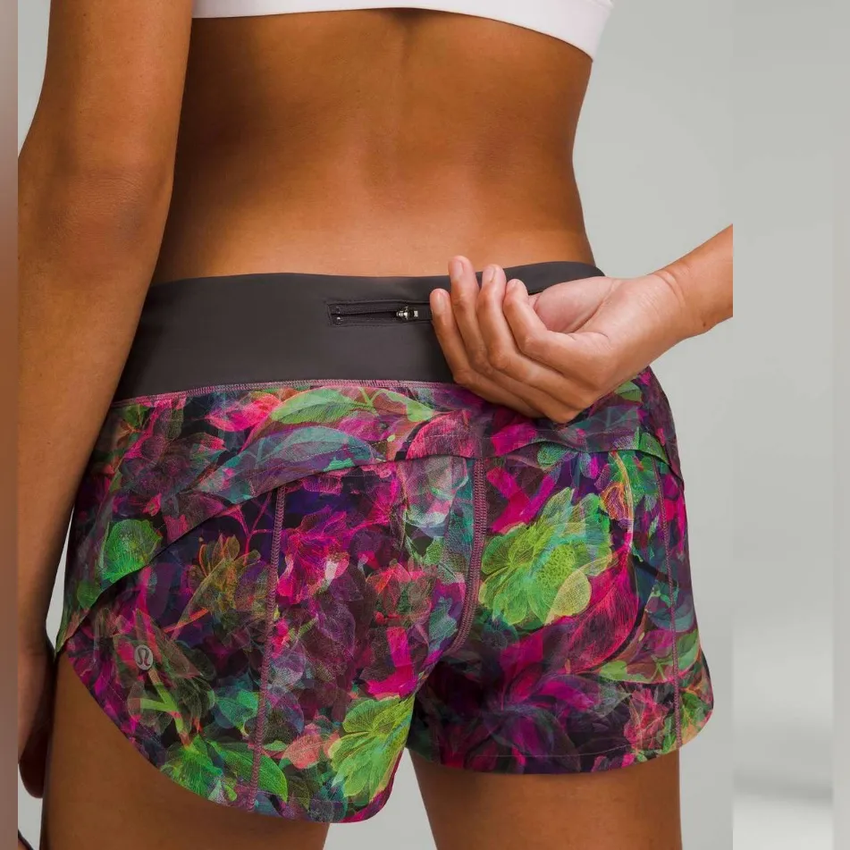 Lululemon Speed Up Low-Rise Lined Short 2.5”Vivid Floral Multi / Graphite Grey - Image 2