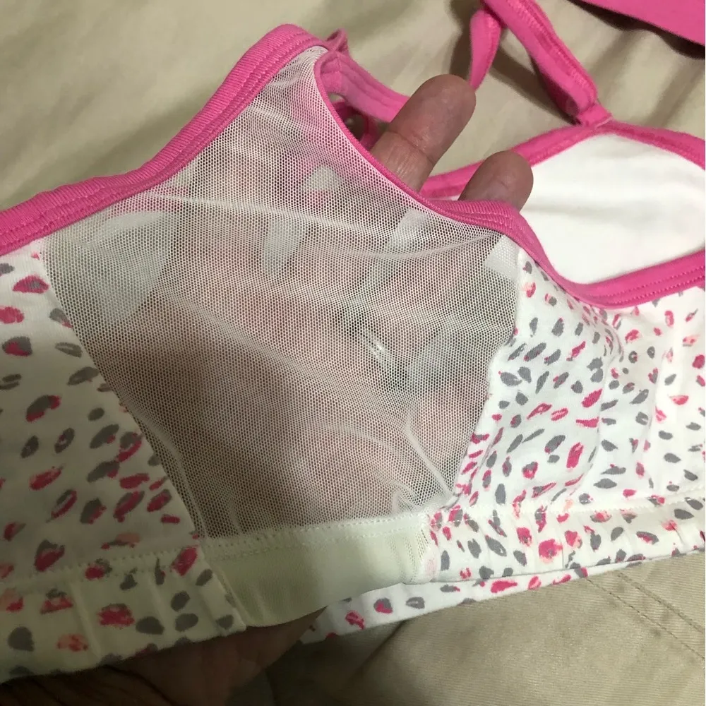 Set of 4 size medium sports bras NWOT - Image 12