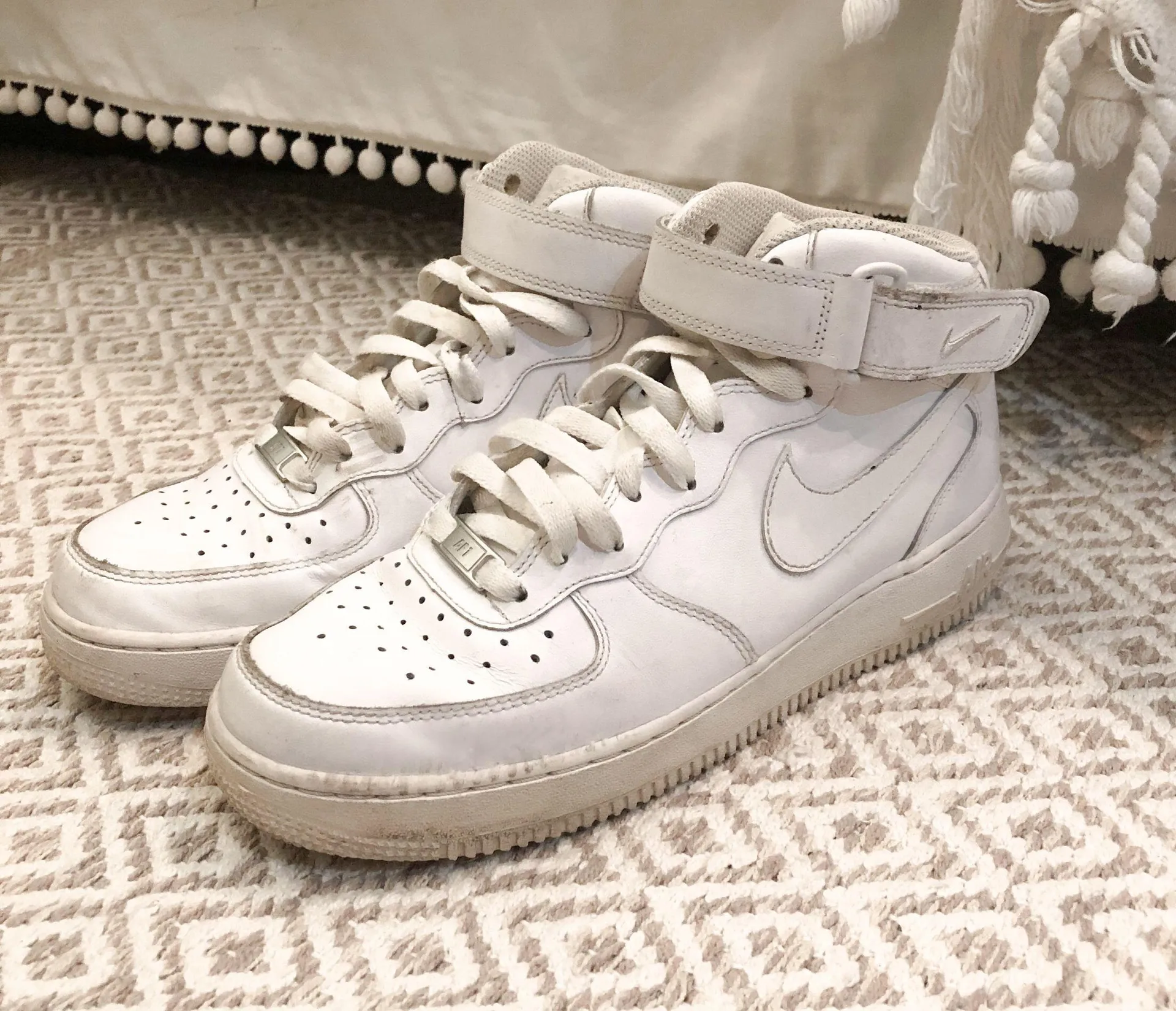 Nike Air Force 1 Mid - Image 2