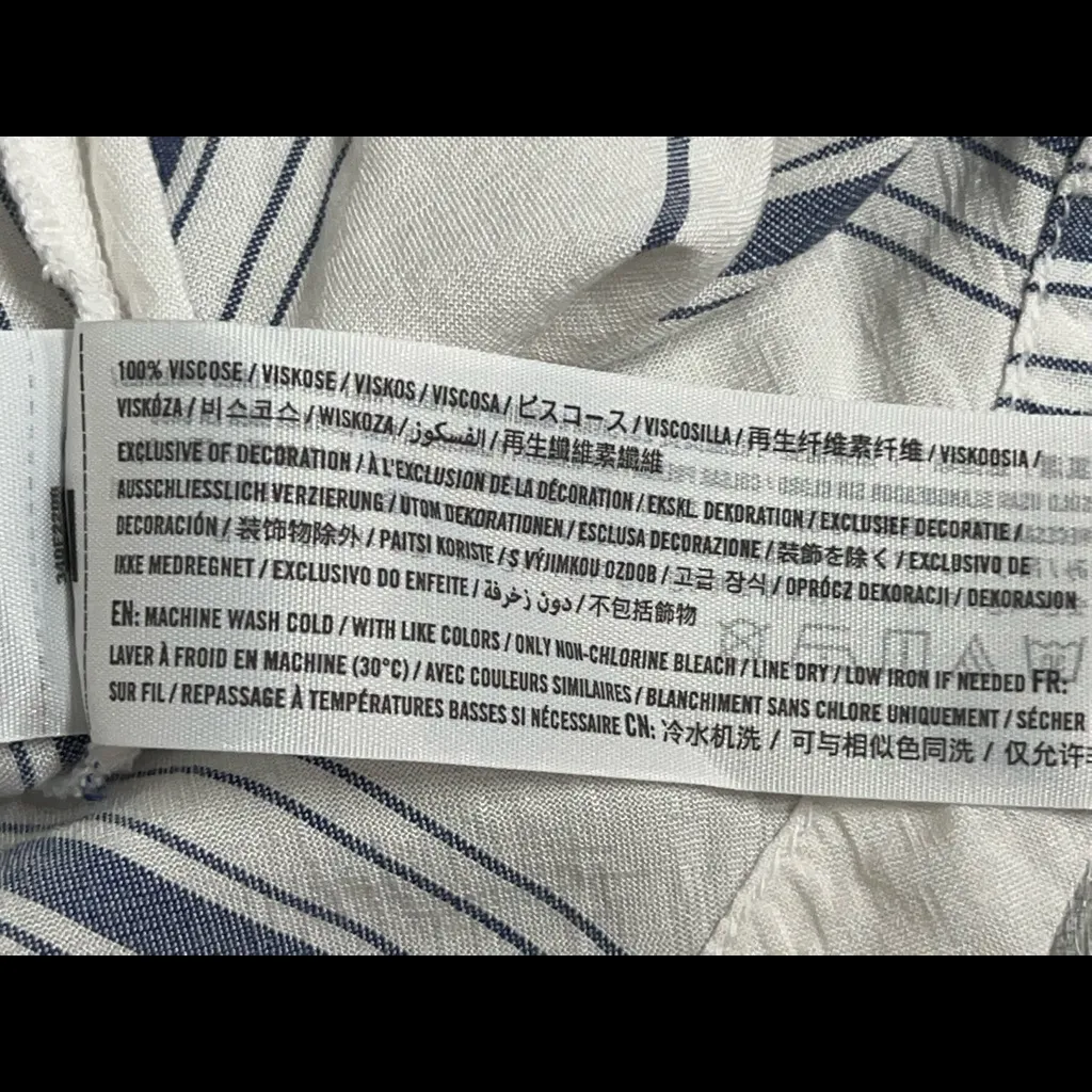 Hollister Women’s White and Blue Striped Sleeveless Tank Top - Size XS - EUC - Image 4