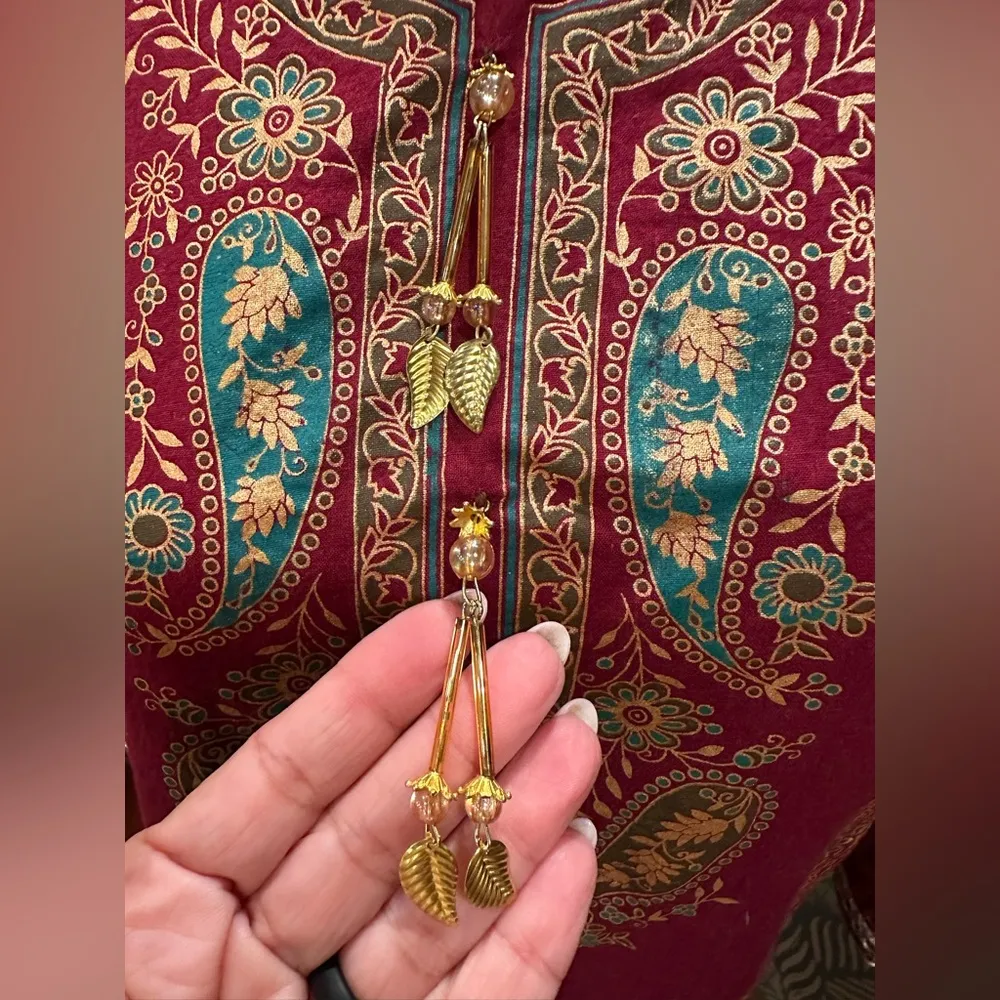 EUC Guriya Maroon Embroidered Kurta tunic w jewelry embellished and embroidery Red - Image 5