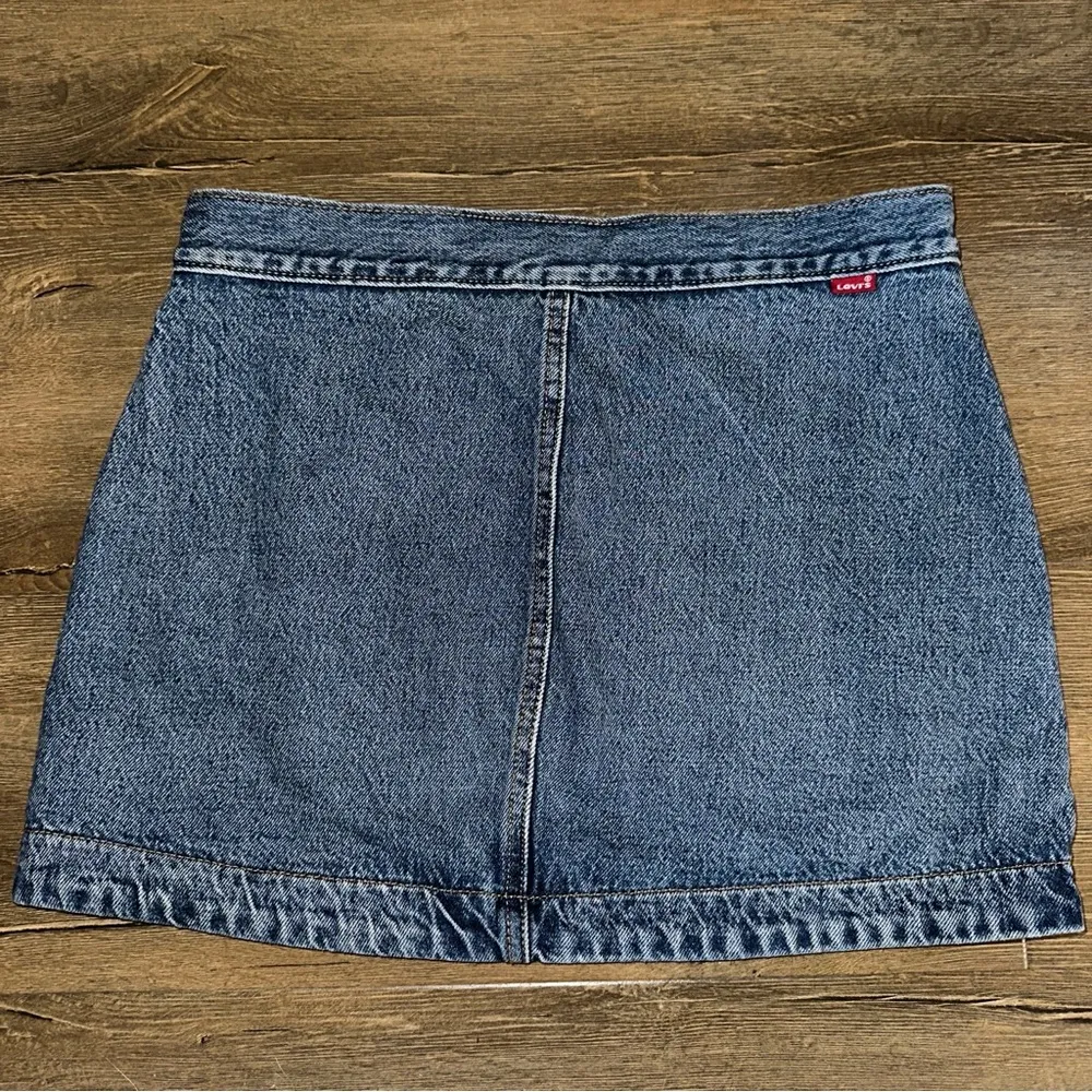 Levi's Levi’s Wrap Skirt Size 27 Medium Wash Denim 100% Cotton - Image 4