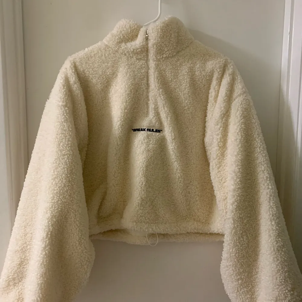 Korean Brand BADBLOOD BR Teddy Anorak in White Size M - Image 4